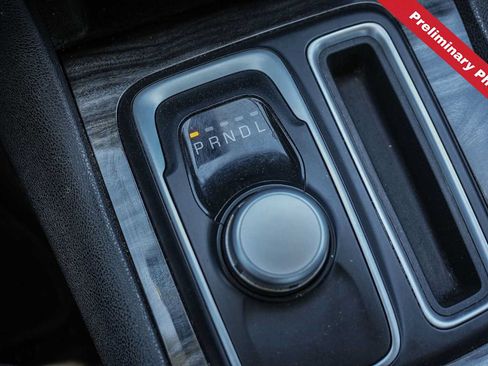 Used 2016 Chrysler 300 Limited RWD image 17