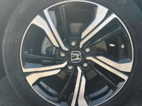 Used 2017 Honda Civic Touring image 8