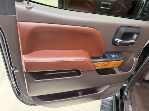 Used 2015 Chevrolet Silverado 1500 High Country w/ High Country Premium Package AWD/4WD image 21