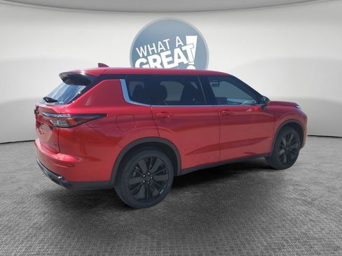 New 2026 Mitsubishi Outlander LE AWD/4WD image 3