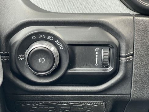 Certified 2025 Jeep Wrangler Unlimited Sahara AWD/4WD image 33
