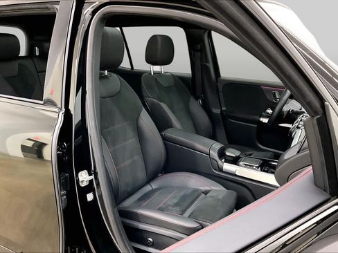 Certified 2023 Mercedes-Benz GLB 250 image 9