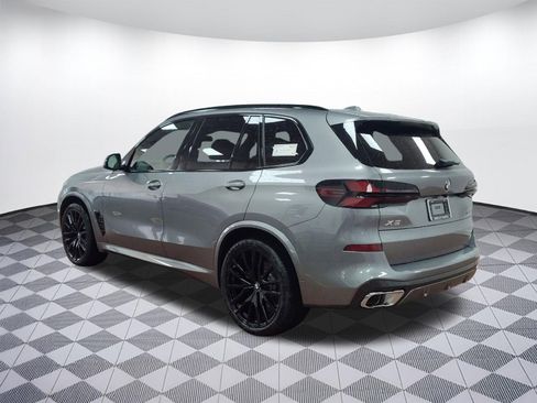 Used 2026 BMW X5 xDrive40i w/ M Sport Package image 3