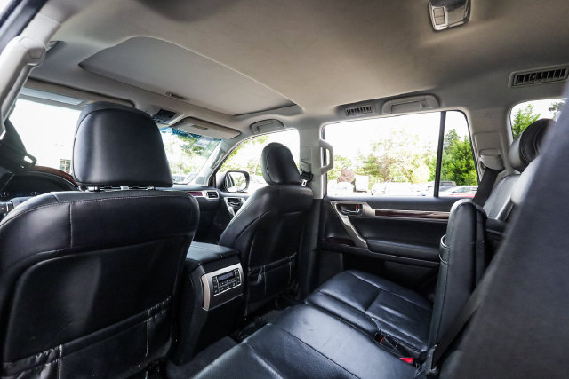 Used 2016 Lexus GX 460 w/ Premium Package AWD/4WD image 45