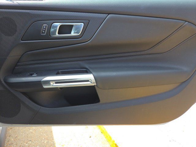Used 2025 Ford Mustang Coupe RWD image 18