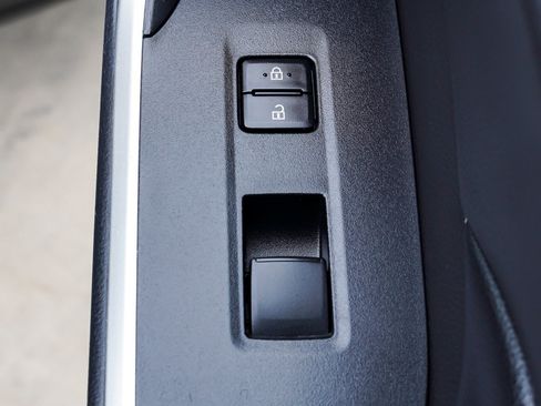 Used 2021 Toyota RAV4 LE image 25