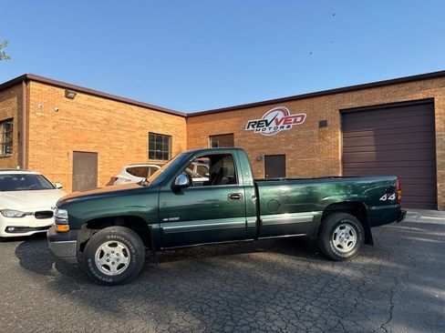 Used 2002 Chevrolet Silverado 1500 LS w/ Heavy Duty Suspension Pkg AWD/4WD image 3