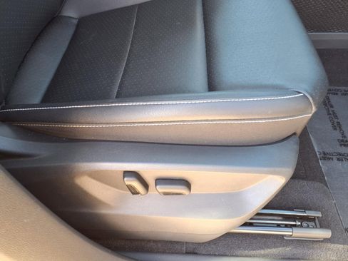 Used 2021 Volkswagen Atlas SEL R-Line image 12