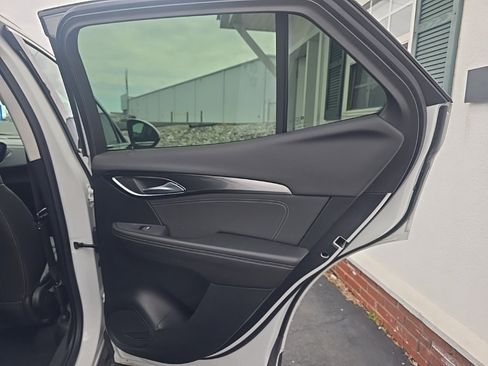 Used 2024 Buick Envision Preferred image 19