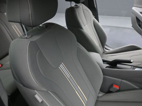 Certified 2025 Hyundai Elantra Sport image 20