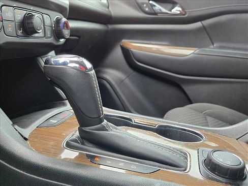 Used 2019 GMC Acadia SLE w/ LPO, Black Accent Package image 14