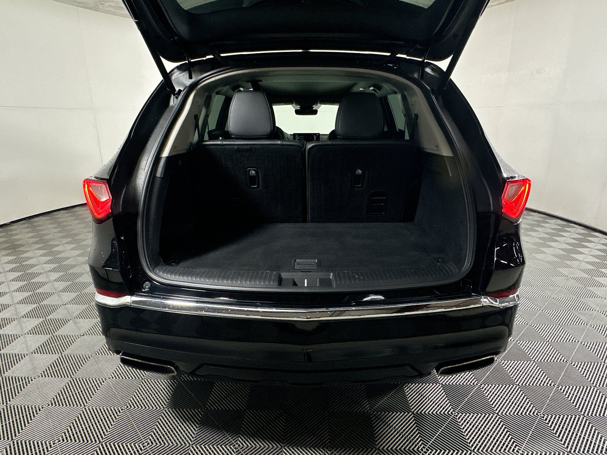 Used 2023 Acura MDX FWD image 31