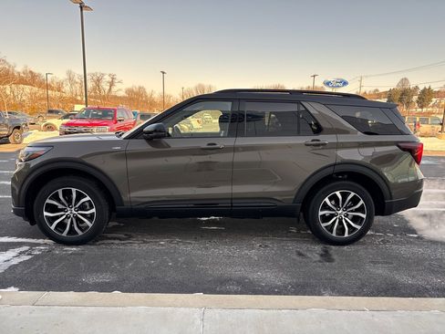 New 2026 Ford Explorer ST-Line image 12
