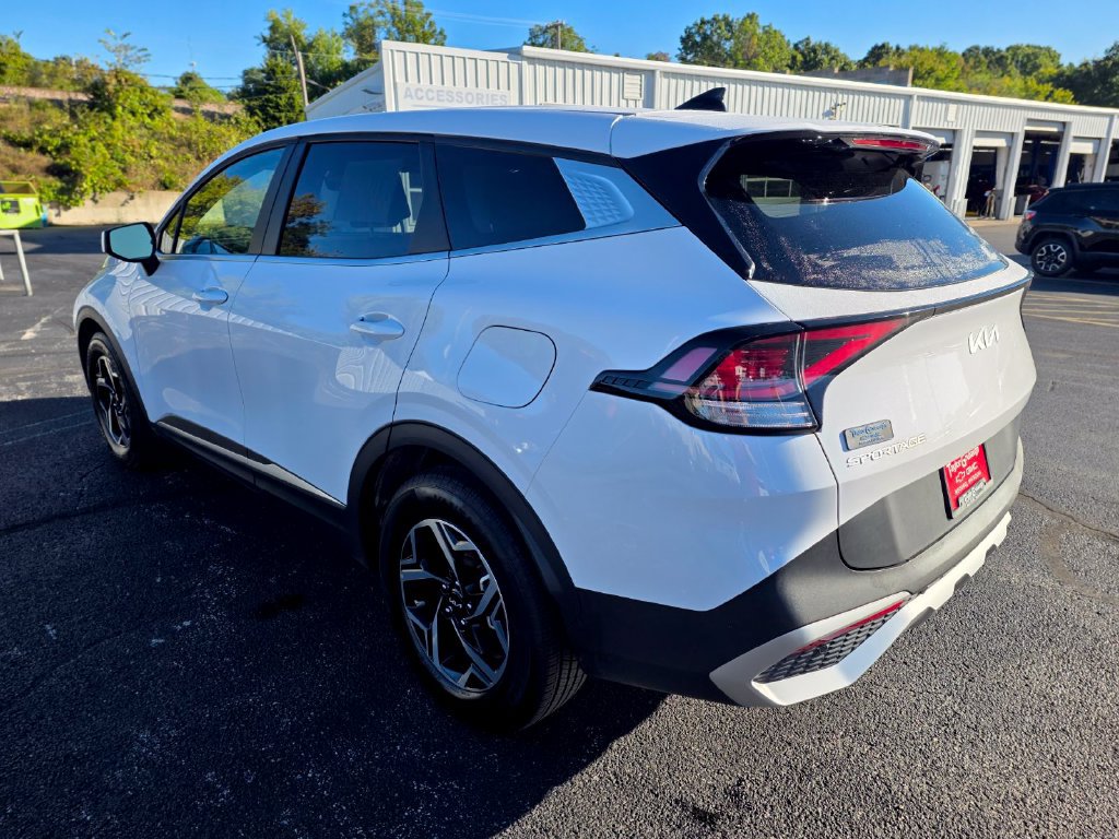 Used 2025 Kia Sportage LX FWD image 6