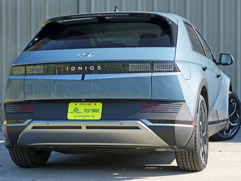 Used 2023 Hyundai Ioniq 5 SEL RWD image 4
