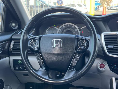 Used 2016 Honda Accord Touring image 8