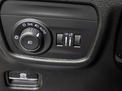 New 2026 Jeep Grand Cherokee L Limited w/ Limited Altitude Package AWD/4WD image 32