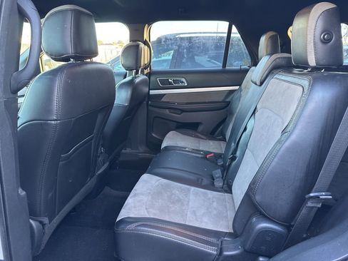 Certified 2017 Ford Explorer XLT w/ Equipment Group 202A image 16