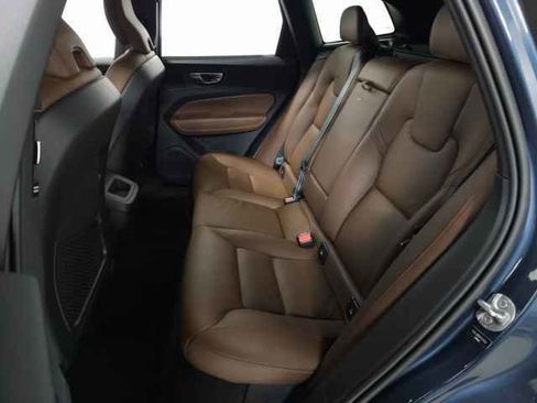 Certified 2023 Volvo XC60 B5 Plus w/ Climate Package image 33