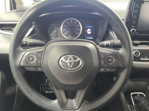 Used 2022 Toyota Corolla LE FWD image 22