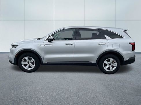 Used 2022 Kia Sorento LX FWD image 10