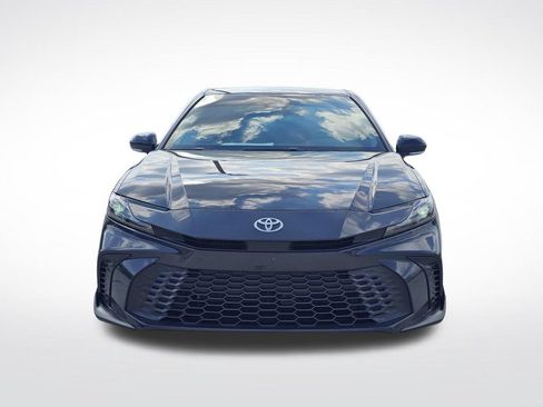 Used 2025 Toyota Camry SE FWD image 2