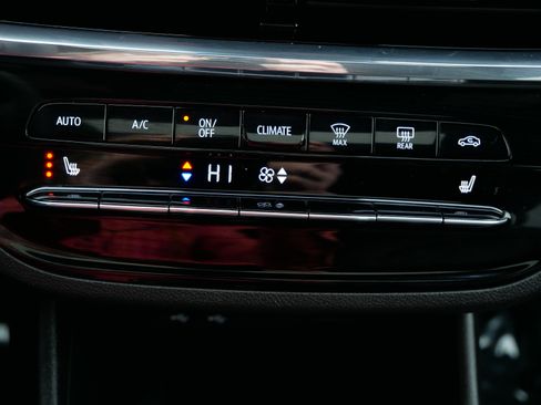 Used 2025 Buick Envista Avenir image 23