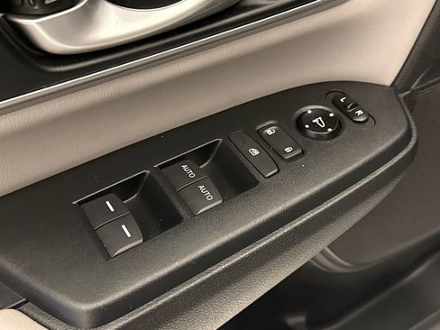 Used 2018 Honda CR-V Touring image 21