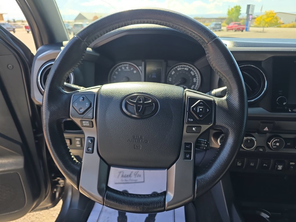 Used 2019 Toyota Tacoma TRD Off-Road w/ Technology Package AWD/4WD image 16