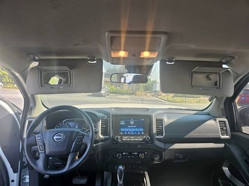 Used 2024 Nissan Frontier SV w/ SV Convenience Package image 18