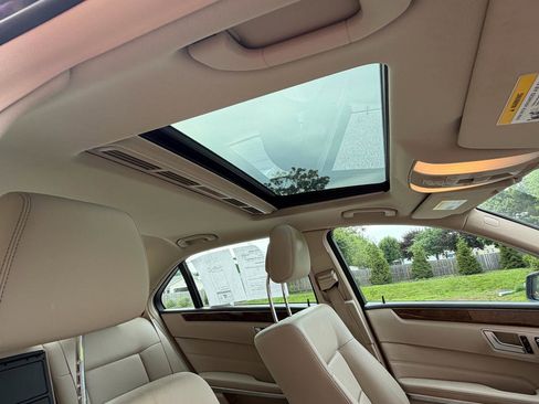 Used 2014 Mercedes-Benz E 350 4MATIC Sedan image 42