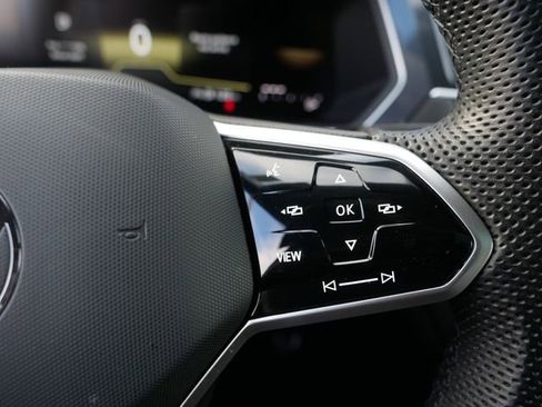 Certified 2024 Volkswagen Tiguan SE R-Line image 26