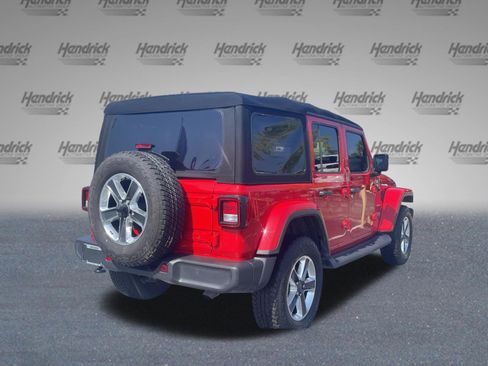 Used 2018 Jeep Wrangler Unlimited Sahara AWD/4WD image 9