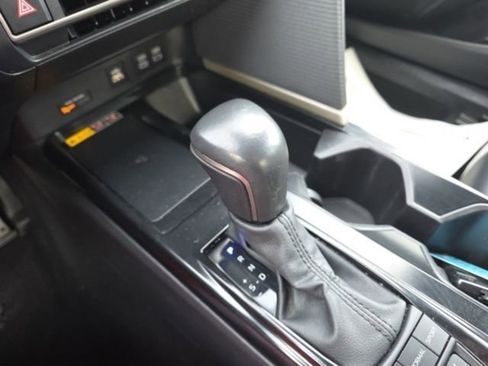 Certified 2025 Toyota Camry SE image 21