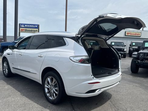 Used 2023 Buick Enclave Avenir w/ Avenir Technology Package AWD/4WD image 19