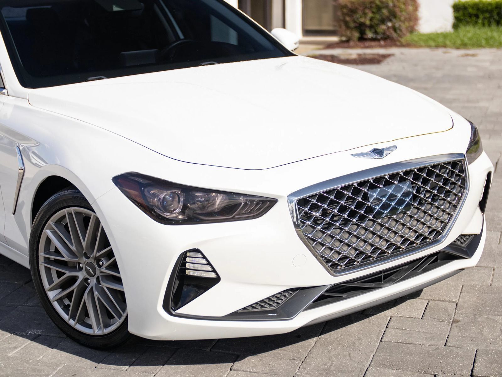 Used 2020 Genesis G70 2.0T RWD image 3