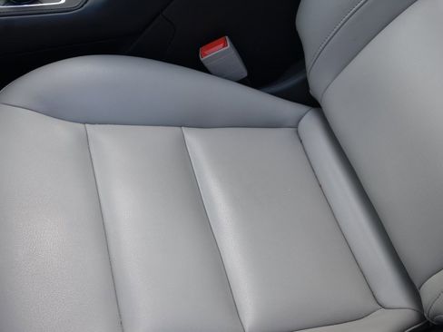 Used 2019 Cadillac XT4 Luxury w/ Cold Weather Package image 12