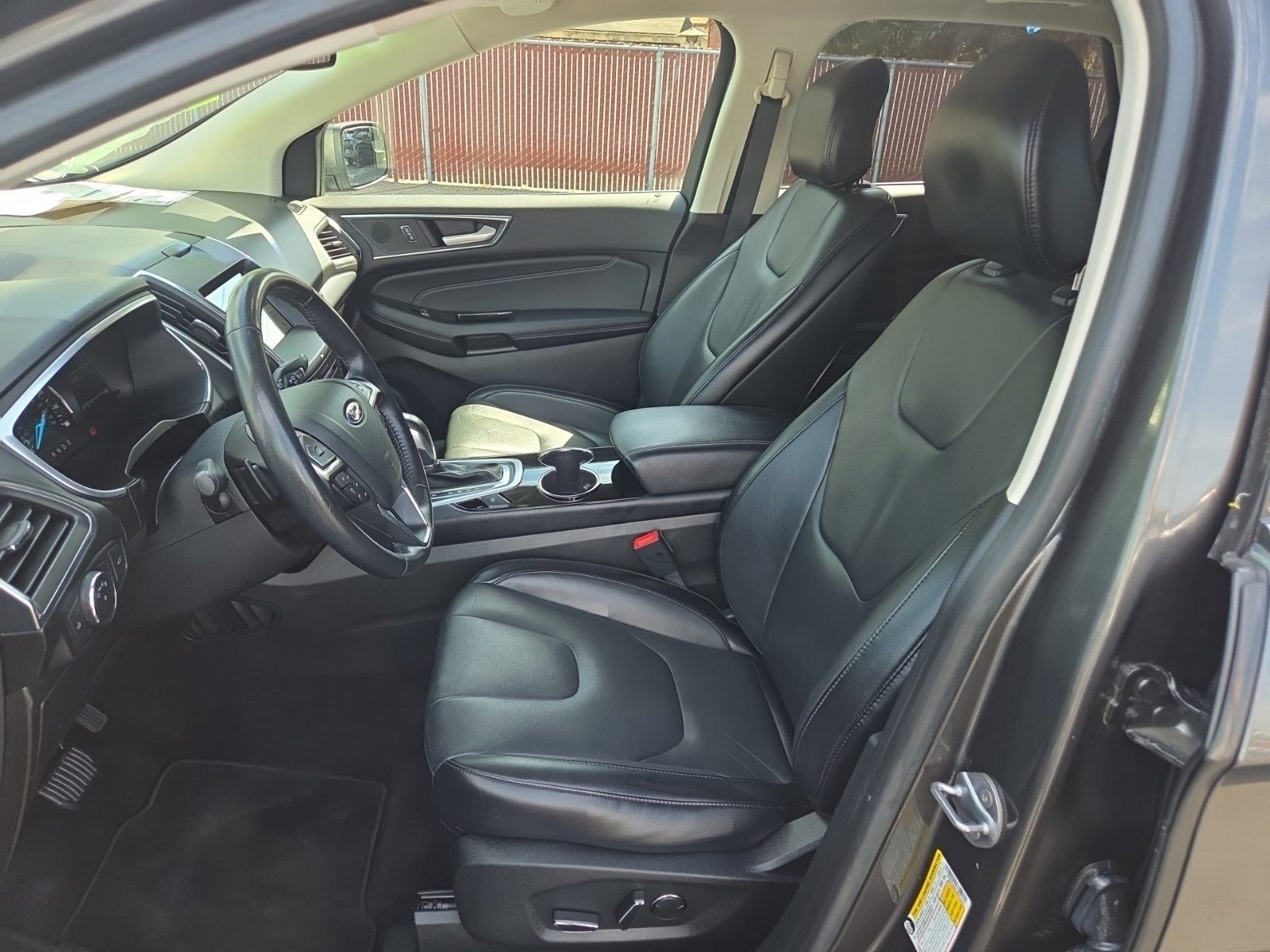 Certified 2018 Ford Edge Titanium w/ Technology Package FWD image 17