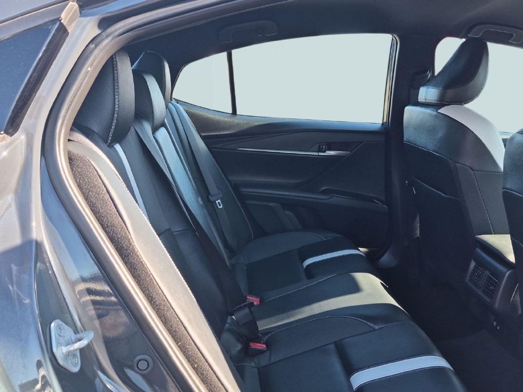Used 2025 Toyota Camry SE FWD image 25