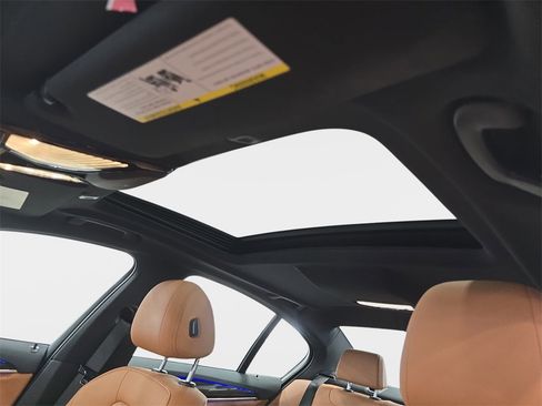 Certified 2023 BMW 530i w/ Convenience Package image 25