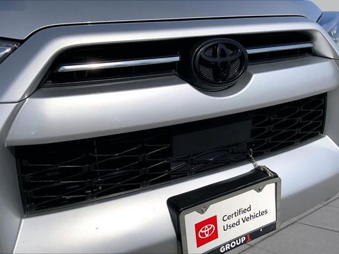 Used 2022 Toyota 4Runner SR5 Premium w/ Moonroof Package RWD image 29