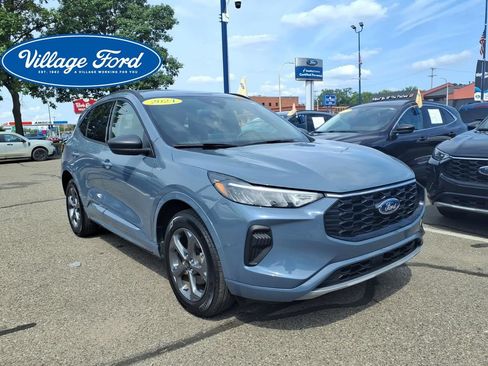 Certified 2024 Ford Escape ST-Line w/ Tech Pack #1 AWD/4WD image 4