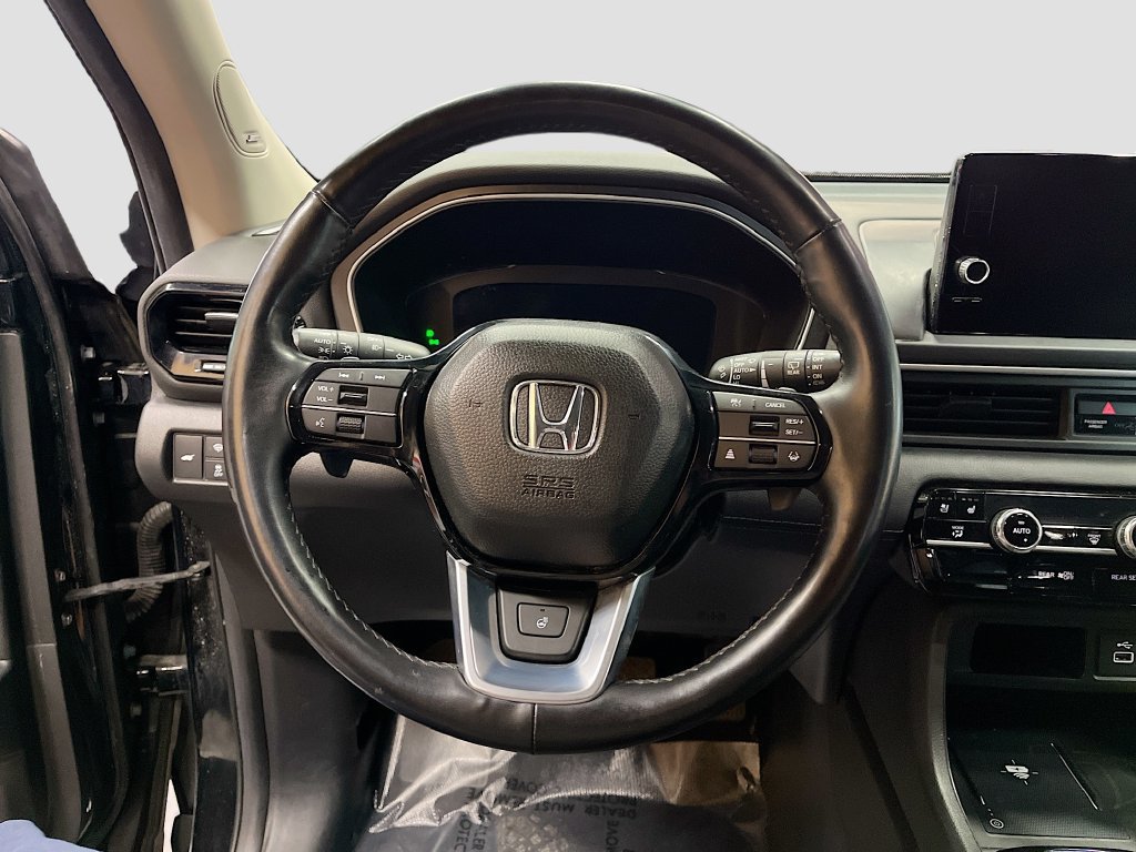 Used 2025 Honda Pilot Elite image 11