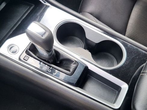 Used 2024 Nissan Altima 2.5 SV image 16