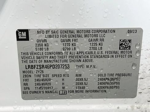 Used 2023 Buick Envision Avenir AWD/4WD image 11