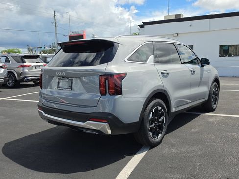 New 2026 Kia Sorento S FWD image 8