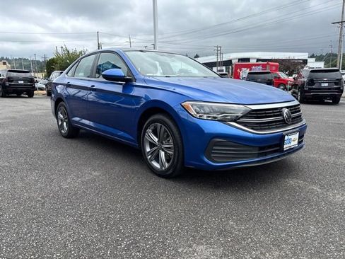 Used 2024 Volkswagen Jetta SE FWD image 7