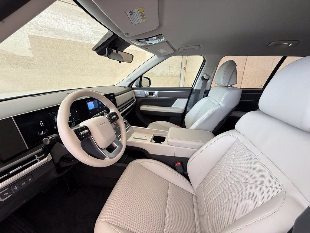 Used 2025 Hyundai Santa Fe SEL FWD image 31