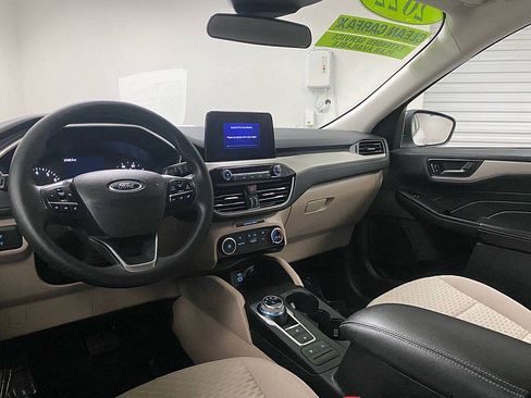 Used 2022 Ford Escape SE image 21