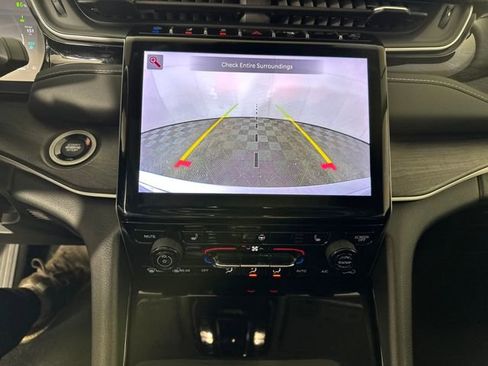 Used 2023 Jeep Grand Cherokee 4WD 4xe image 22